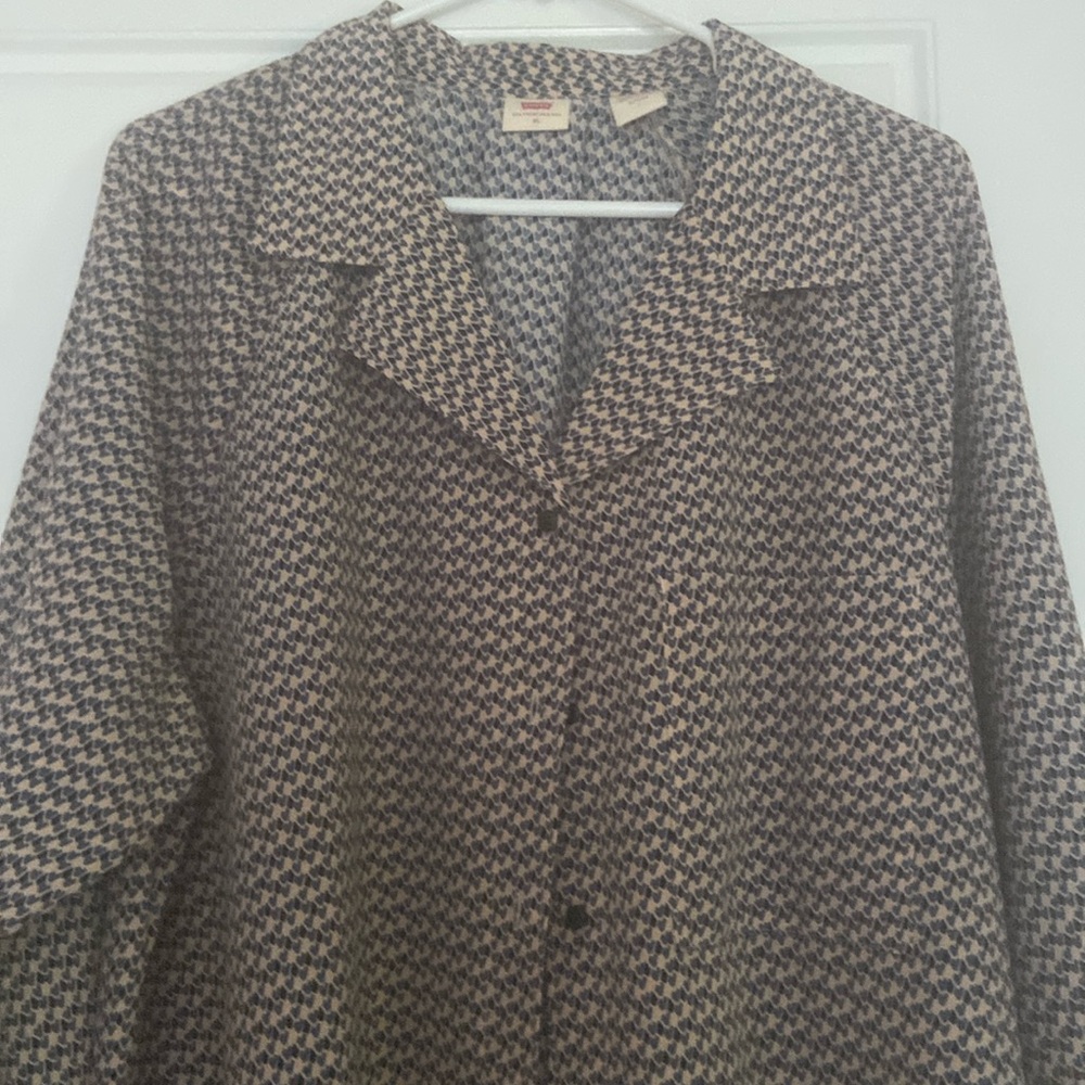 Dress shirt, very comfy with retro style collar.